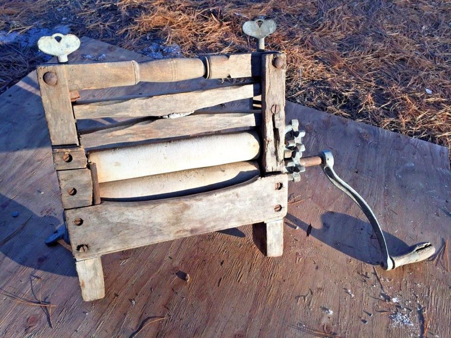 Antique Hand Crank Washing Wringer Primitive Camping Homesteading