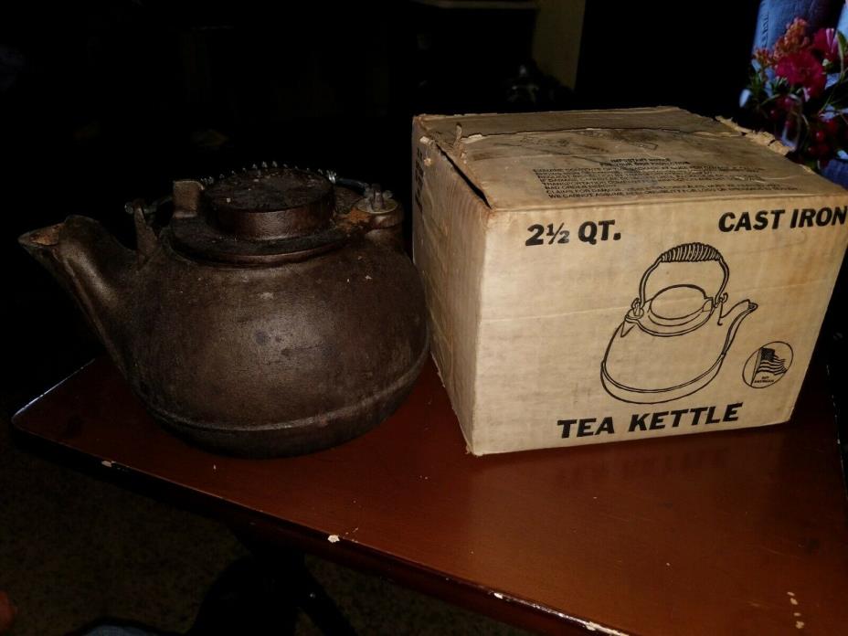 century made in the USA 2 1/2 qt cast iron tea kettle and humidifier w box