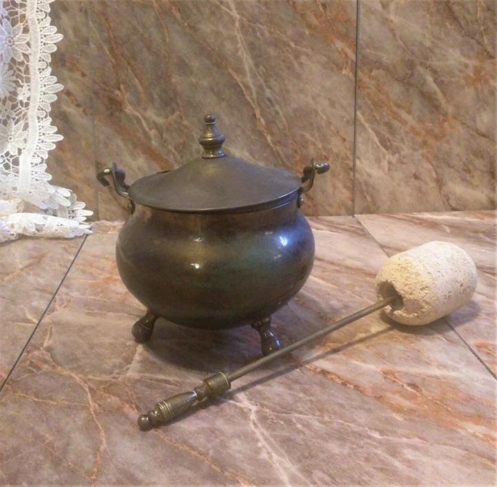 Vintage Brass 3 Footed Hearth Fireplace Fire Starter Kerosene Pot Antique