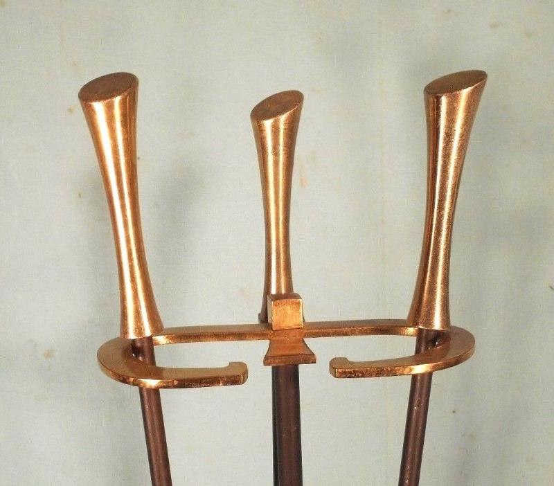 SET OF MID CENTURY MODERN DONALD DESKEY FIREPLACE TOOLS AND STAND