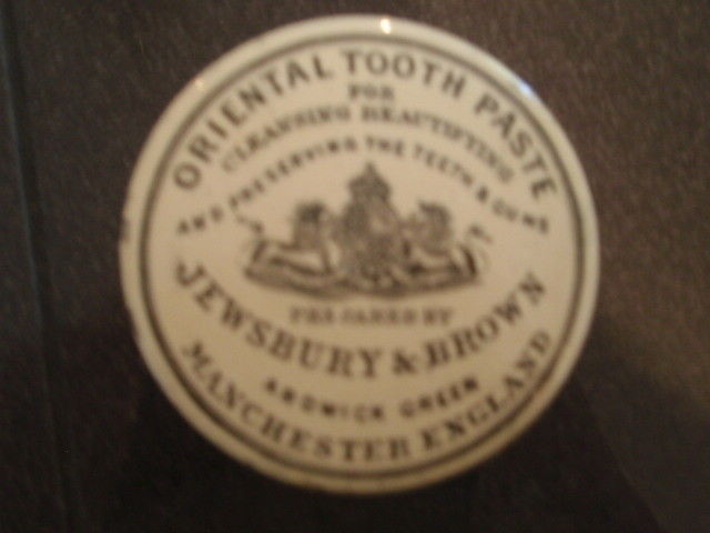 Jewsbury & Brown Oriental Tooth Paste Jar