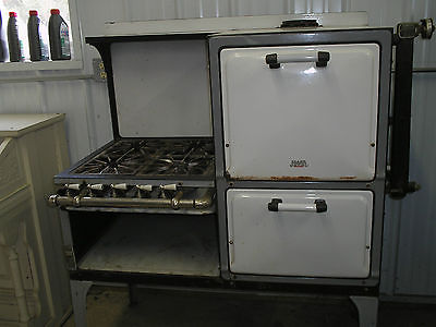 Vintage Clark and Jewel Cream and Green Gas Stove and Oven 1923-1926 WORKS