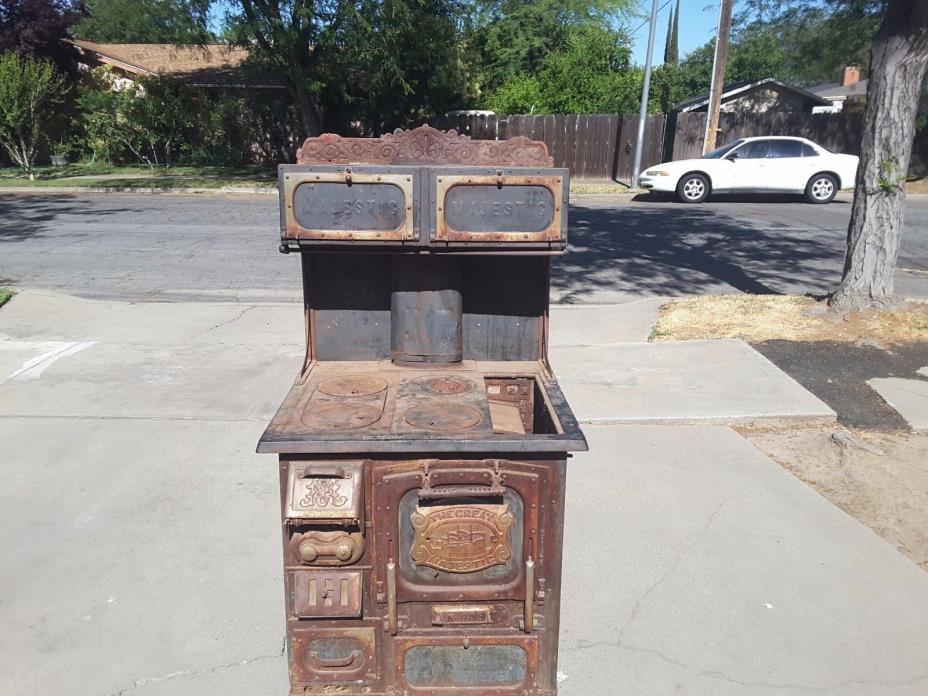 ANTIQUE 1900s MAJESTIC CAST IRON WOOD STOVE NO.638 