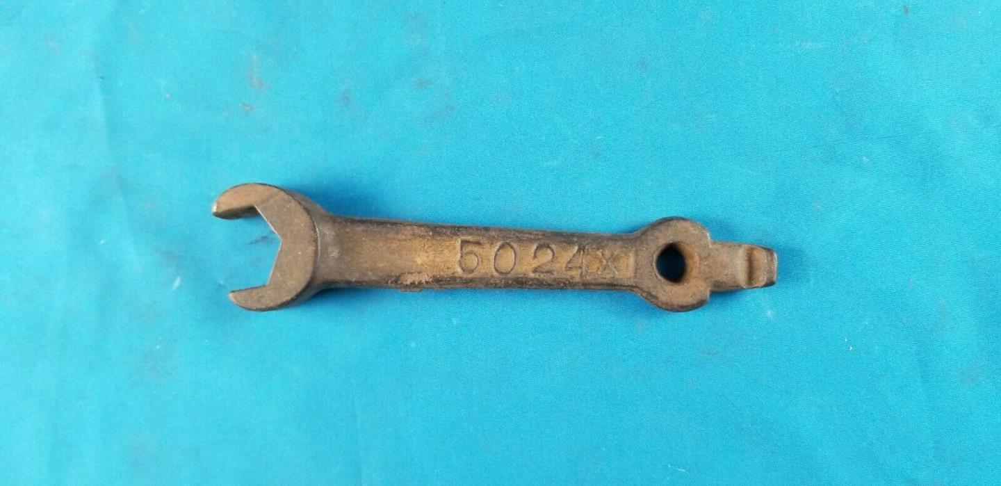 Vintage Cast Iron Wood Coal Stove Lid Lifter Handle Wrench 1