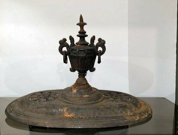 Antique dated 1876 oval Cast Iron Pot Belly Stove Top & Finial Topper Cast Iron