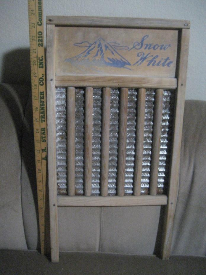 ANTIQUE SNOW WHITE BRAND PROMO WOOD AND METAL MOUNTAIN PEAK IMAGE WASHBOARD