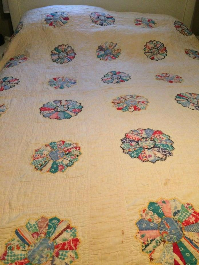 Vintage Handmade Dresden Plate Block Pattern Quilt  64''x75