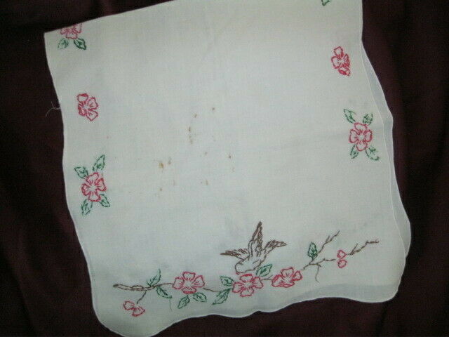 Vintage Hand Embroidery Large Doily Table Centre 32