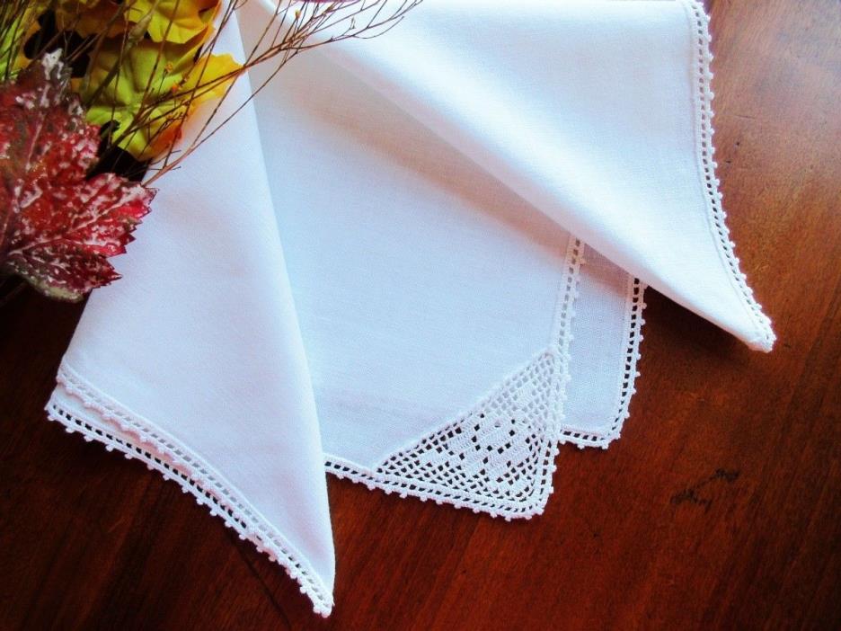 Set of 4 Antique CREAM White Linen Napkins Handmade Lace Corners Clean and Nice!