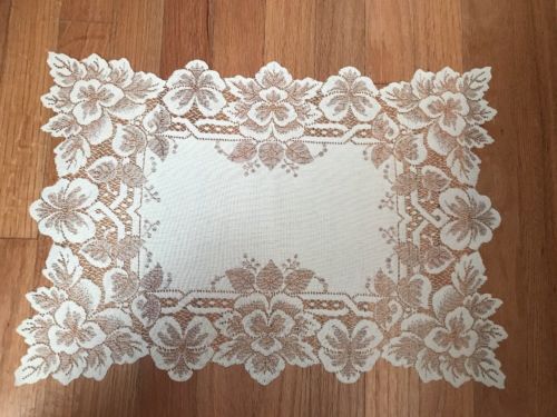 Lace Placemats 6 Cream