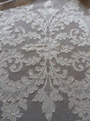 French Alencon Lace Tablecloth Victorian Plumes 71