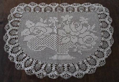 2 Vintage Filet Crochet Lace Placemats Doily Set Flower Basket Pineapple Edge