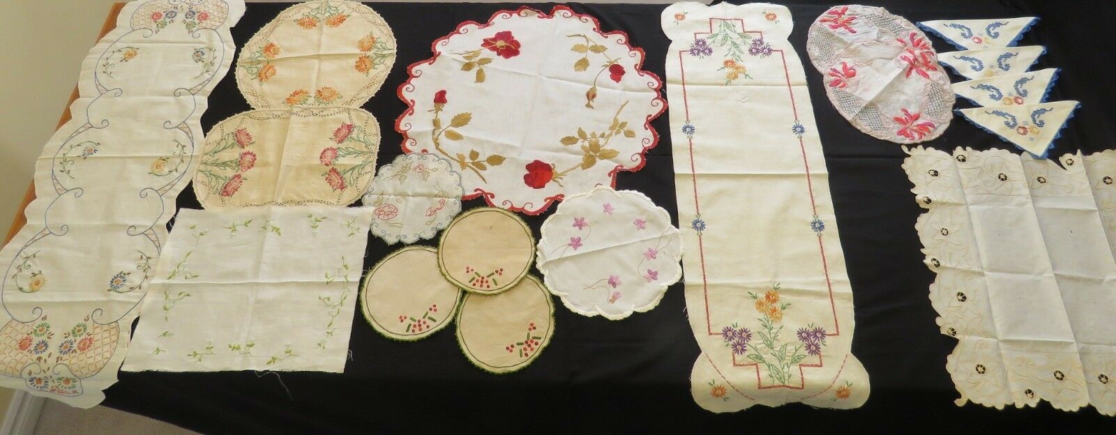 Antique Doilies Runners Lot Linen Lace Embroidered Crafts 18 pc Projects Crafts