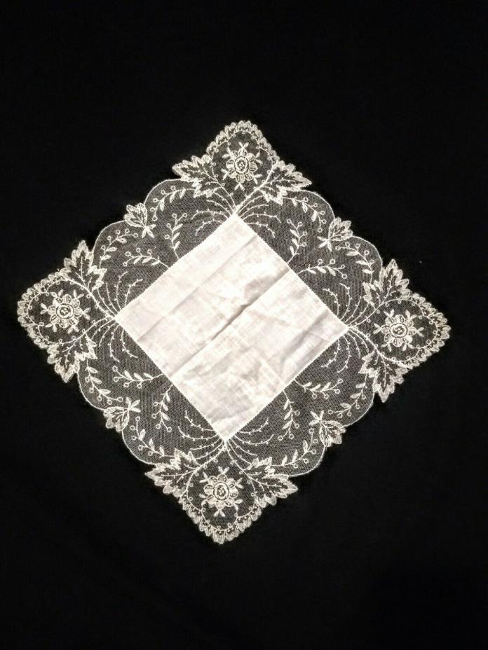 Antique - Vintage Fine Lace Edged Handkerchief - Victorian 1800s - hankie