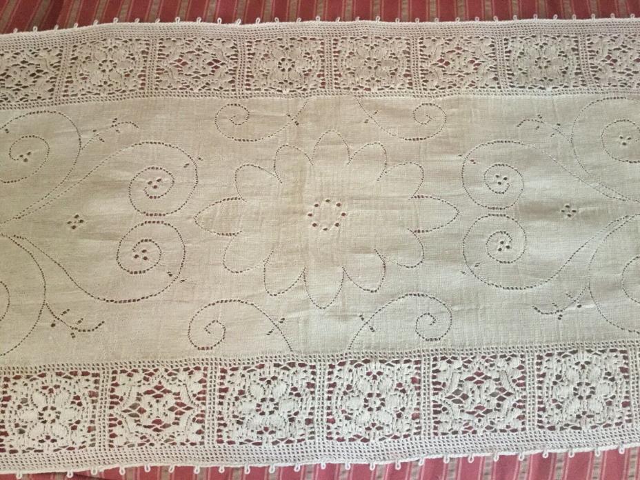 Antique vintage Quaker style crochet lace table runner~dresser scarf ivory color