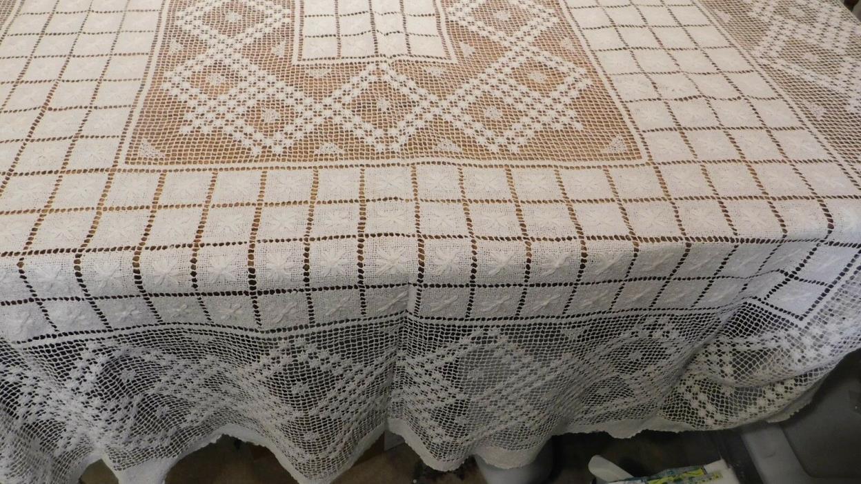VINTAGE HAND KNOTTED FILET LACE TAGLECLOTH  EGGSHELL WHITE 62X76 COTTON