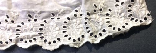 0032 Antique Cut work And Embroidery Lace, 12” X 16”