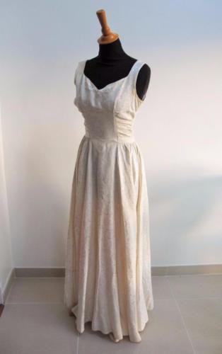 Vintage 1940's Ivory Wedding Dress -  Sleeveless - Floral Brocade Fabric
