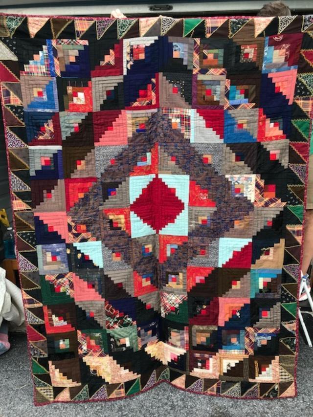 BARN RAISING LOG CABIN QUILT    1880's PENNSYLVANIA   82