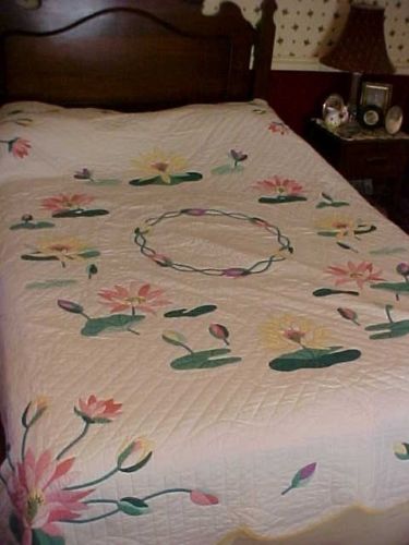 Vintage APPLIQUE QUILT, MULTI COLORED FLOWERS