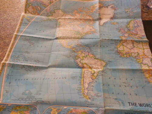 Vintage Natl Geographic Map Of The World 1981 Appr 42 X 29           ID:30020