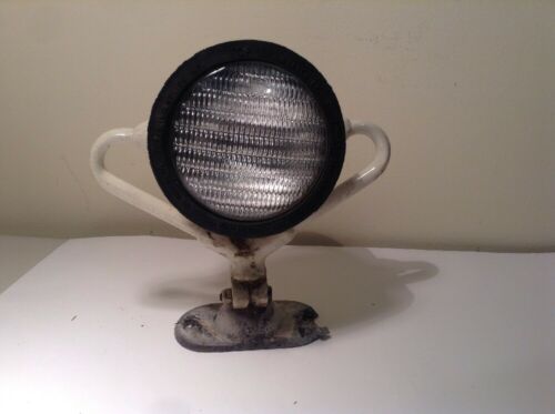 VINTAGE BETTS MODEL B30 SEALED BEAM  SEARCH LIGHT (NAUTICAL/MILITARY???)