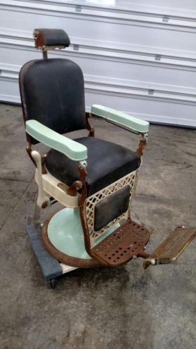 1941 Emil J. Paidar Barber Chair