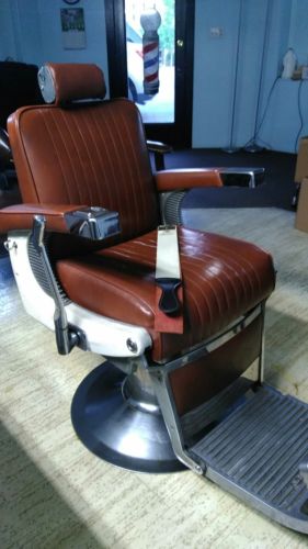 Gorgeous Antique Vintage Bellmont Hydraulic Barber Chair