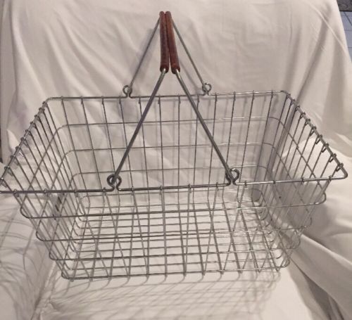 Vintage Wire Metal Grocery Store Shopping basket Kasper Wire Works Shiner Texas