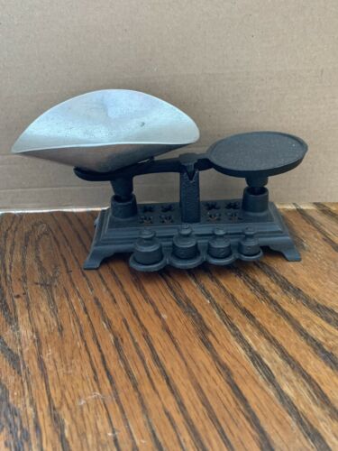 Vintage Cast Iorn Scale