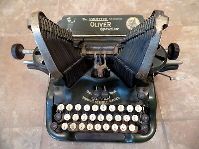 VINTAGE OLIVER NO. 9 METAL TYPEWRIGHTER IN VERY NICE CONDITION W ORIGINAL PAINT