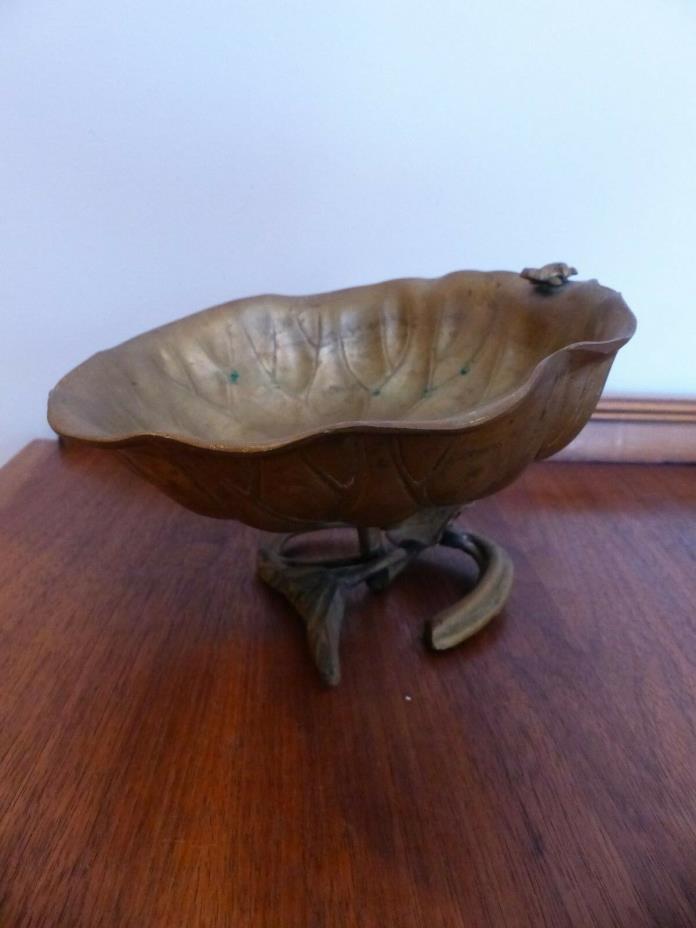 Vintage Lily Pad Ashtray on Stand with Frog Decoration EUC