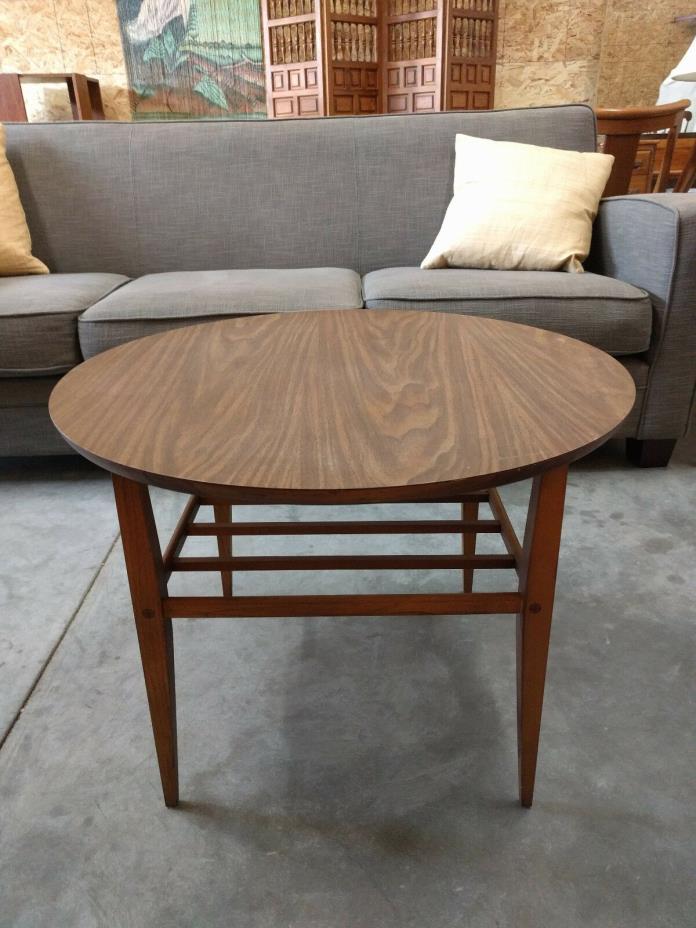 Vintage Lane Table Mid Century Made in USA Maple Round w/ Shelf Coffee MCM