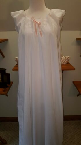 Original 1900's White Cotton Hand Stitched & Embroidered Gown/Chemise - Must See