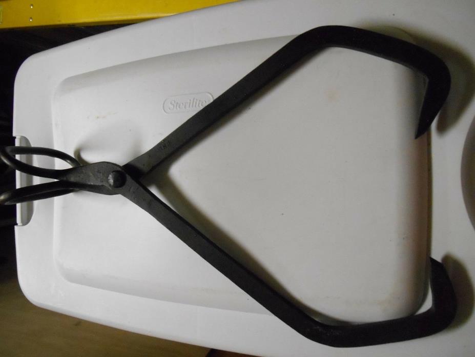 VINTAGE PRIMATIVE BLOCK ICE TONGS HAY HOOKS CAST IRON FARMHOUSE DECOR.