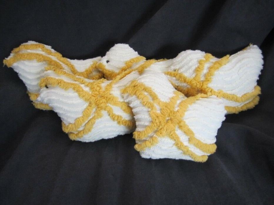 Primitive  Chicken bowl fillers - yellow chenille - 22