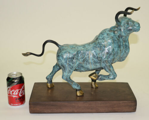 Hand Made Detailed Cow Bronze Museum Quality Animal Artwork Bronze Statue