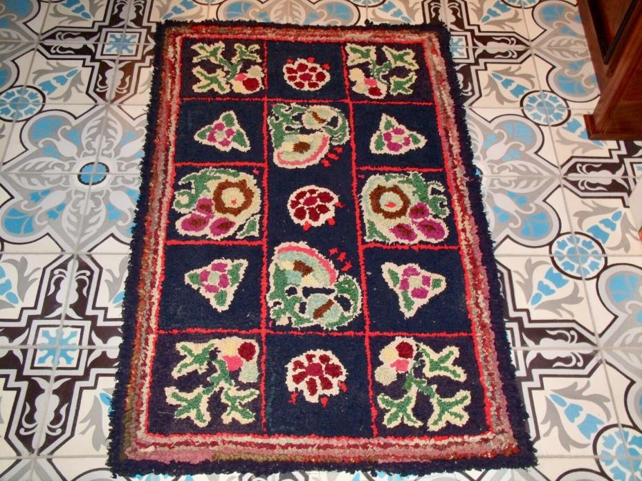 ANTIQUE AMERICAN  COLORFUL HAND KNOTTED RAG RUG CIRCA 1920
