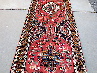 9X2GHARAHJEH HANDMADE RUG %100 wool  BEAUTIFUL AND COLORES  excellent condition