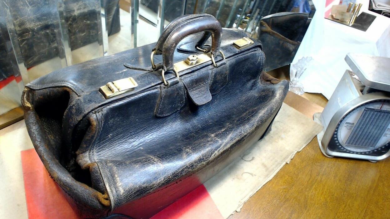 Vintage-The STATLER---LEATHER--Doctors Bag -- Black Leather good Shape-Brass