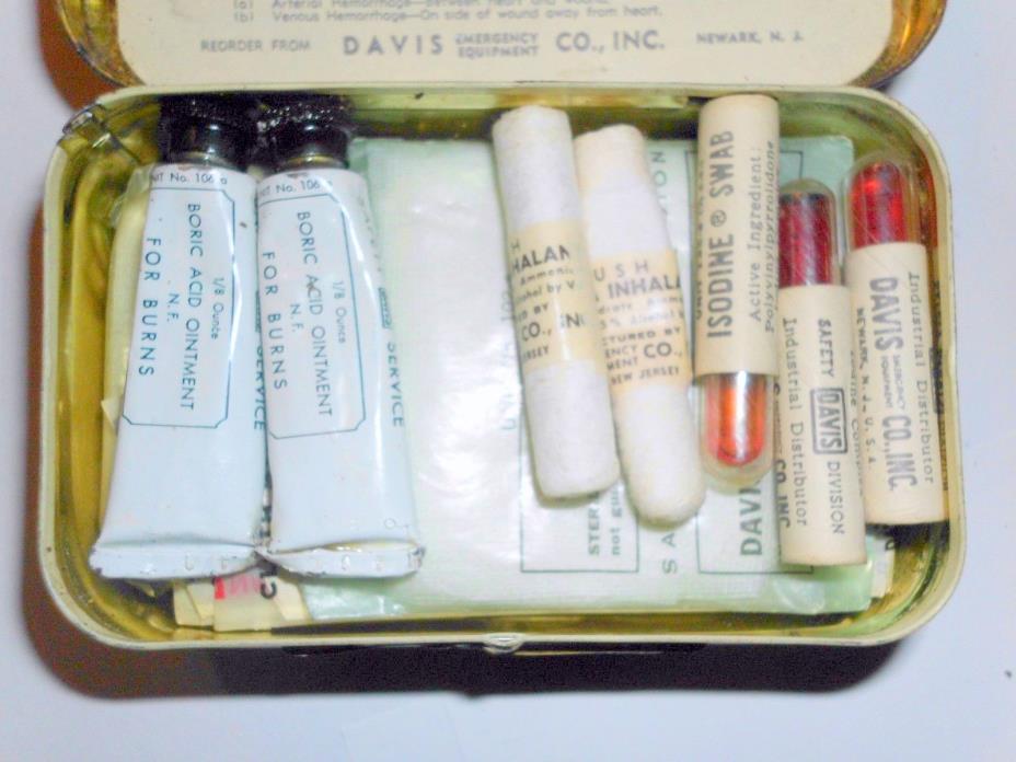 Vintage Antique NEVER USED FIRST AID PACKET DAVIS FULL SAFETY TIN (Make Offer)