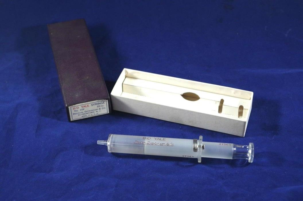 B-D Yale 10cc hypodermic syringe  No.10Y graduated with box (Glass)  Vintage