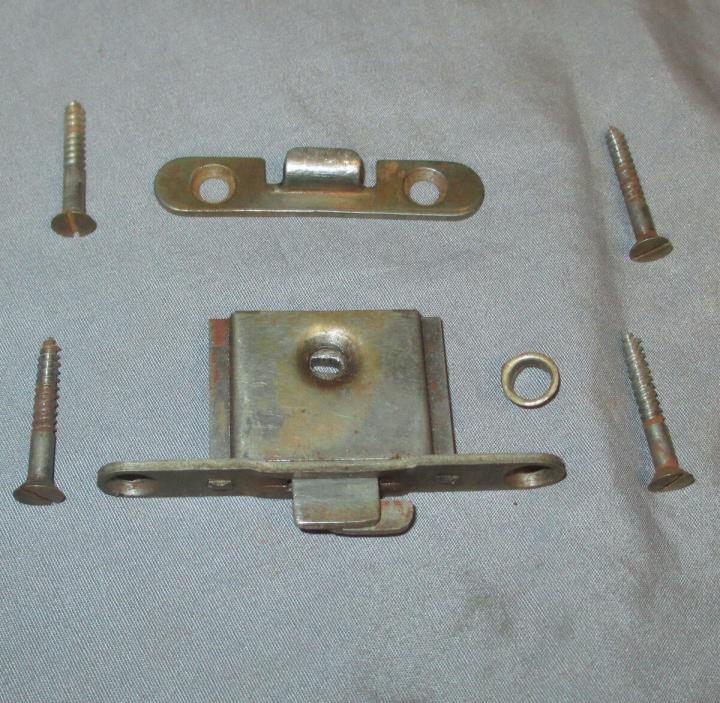 Antique Vintage Singer 66 99 128 Sewing Machine Bent Wood Case Lock for Flat Key