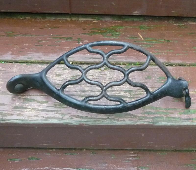 SINGER TREADLE  SEWING MACHINE  CAST IRON FLY WHEEL GUARD