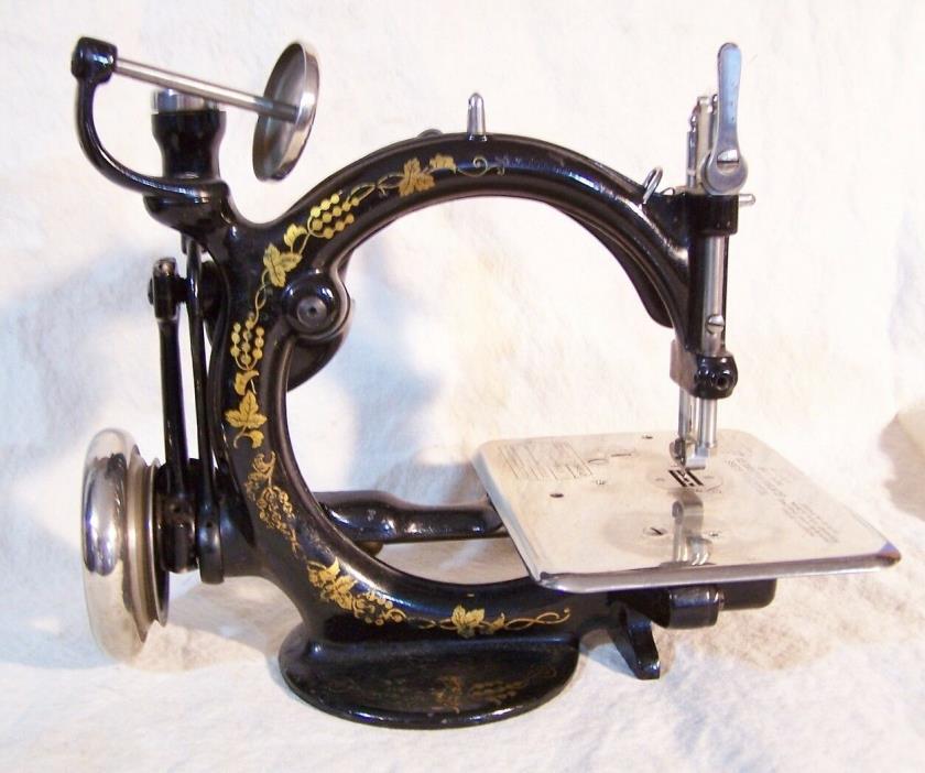 Antique WILCOX & GIBBS Chain Stitch Mini Sewing Machine ORIG 1870s BEAUTY WORKS