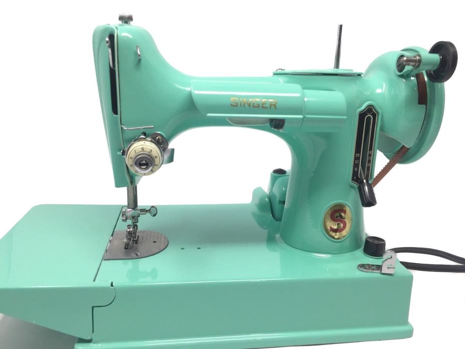 Vintage singer 221k featherweight sewing machine Fully restored Mint Green