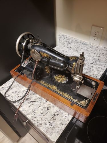 1900's Singer Tiffany antique sewing machine (Very RARE)  motor still works!