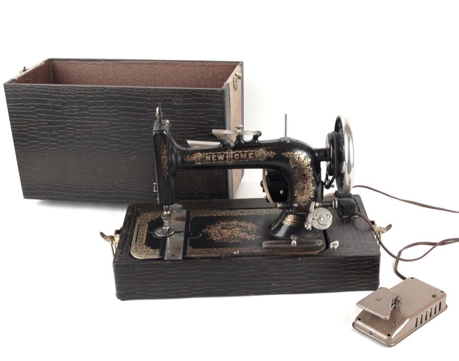 Antique Vintage New Home Sewing Machine 1922 with Foot Peddle and Case - Working