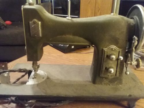 OLD SEWING MACHINE  WHITE ROTARY TREADLE SEWING MACHINE RARE ANTIQUE  COLLECTOR