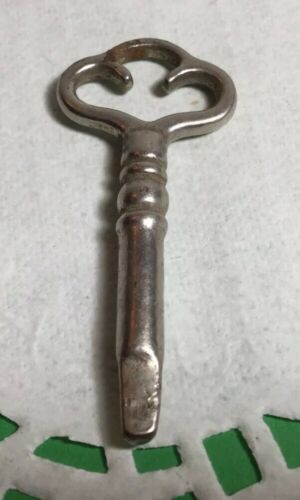 Vintage Antique  Treadle Sewing Machine Cabinet Drawer Key TRIANGLE Tip